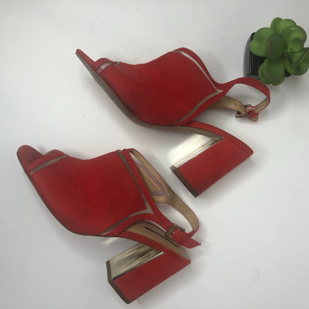 TAHARI "Lark" Block Heels 7
